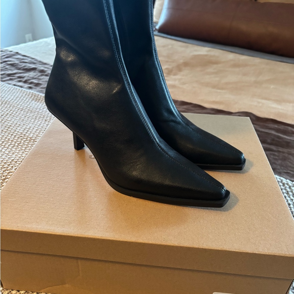NWT Steve Madden Briane Boot